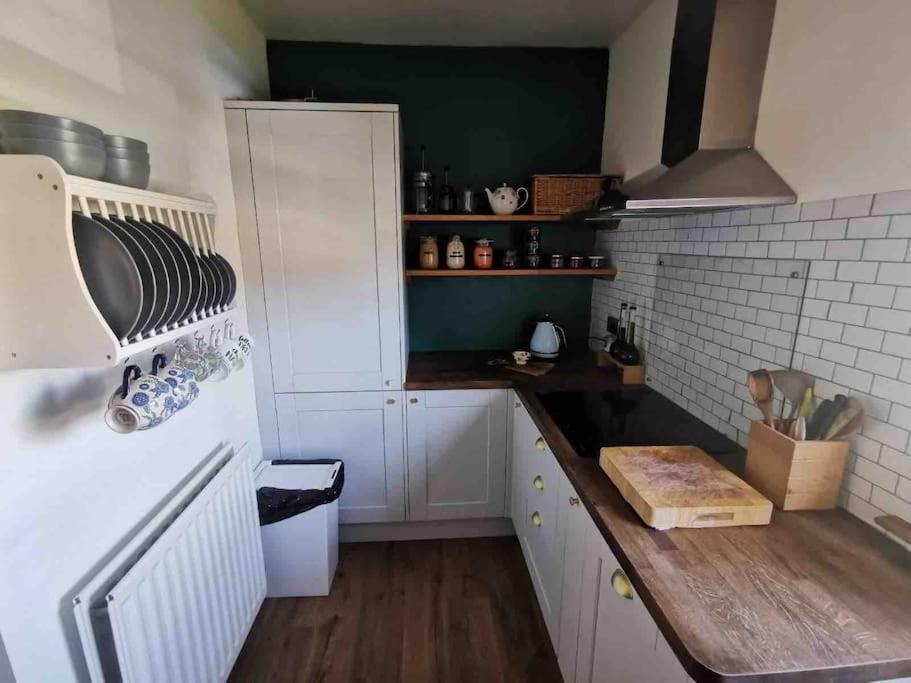 3 Bedroom Well Connected Family Home Free Parking Edinburgh Exterior photo